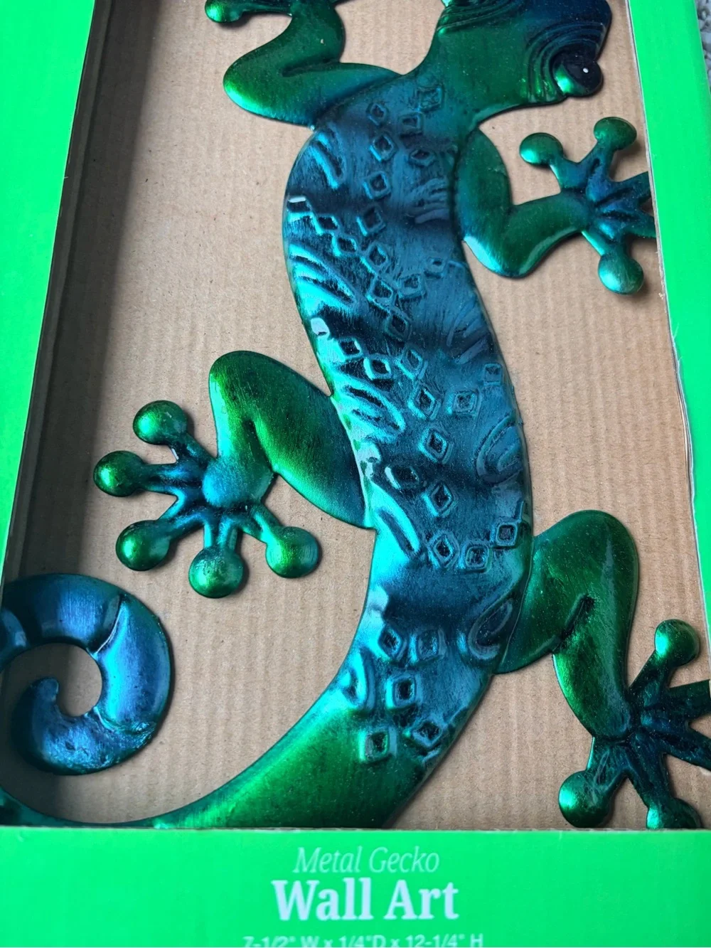 Enchanted Garden Metal Gecko Wall Art - Iridescent Green/Blue